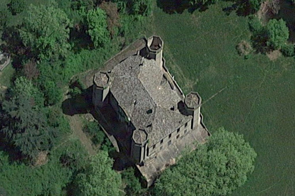 chateau des Fortis à LislesurTarn, en très mauvais état