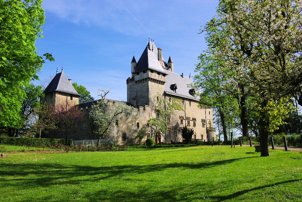 chateau de Chazey sur Ain : parc ouvert au public