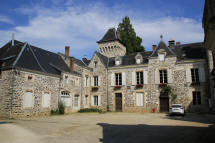 chteau d’Oche   Saint-Priest-les-Fougres