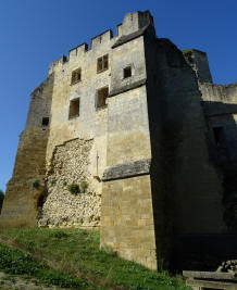 chteau-fort de Rauzan