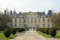 chateau du Mesnil St Denis