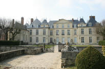 chateau du Mesnil St Denis faade avant