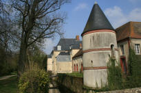 chateau du Mesnil St Denis