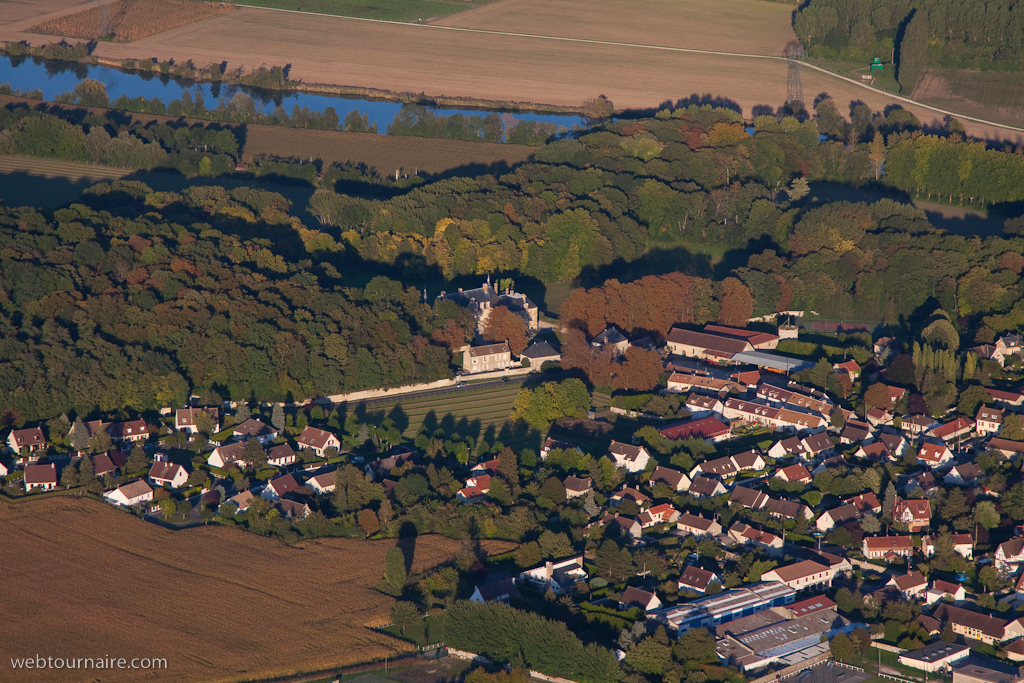 chateau de Boran sur Oise, inscrit MH par arrêté du 21 mai 2007
