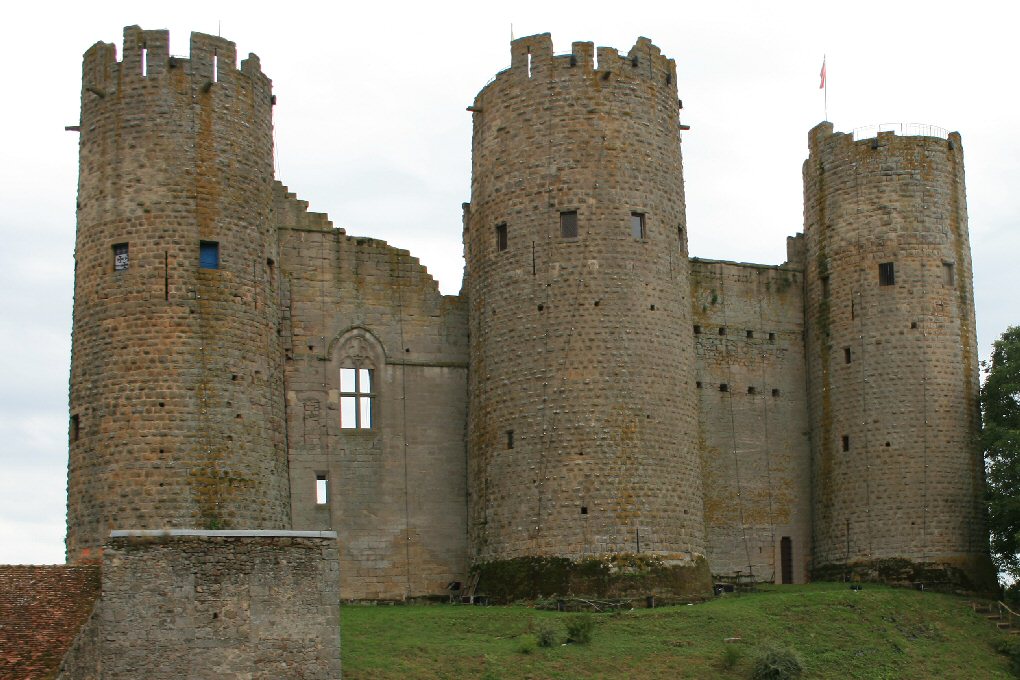 Chateau De Bourbon L'Archambault, Ouvert Au Public