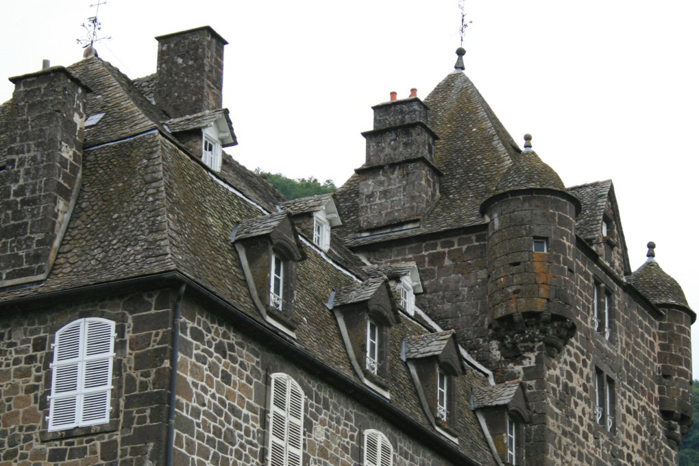 chateau de Comblat à Vic sur Cère, collège agricole aujourd'hui