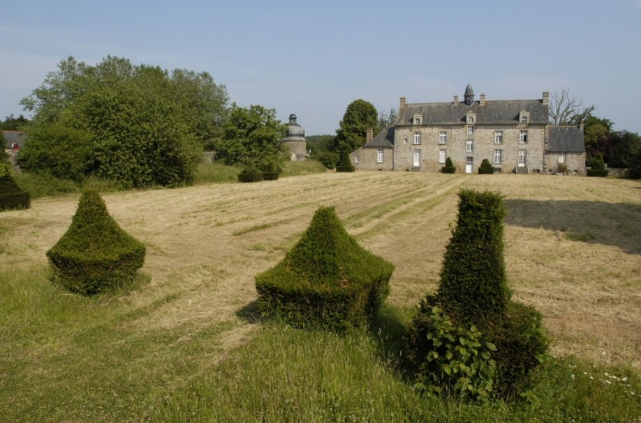 chateau du Logis à La Chapelle aux Filtzméens, inscrit MH en 2013 chateau du Logis à La Chapelle aux Filtzméens, inscrit MH en 2013