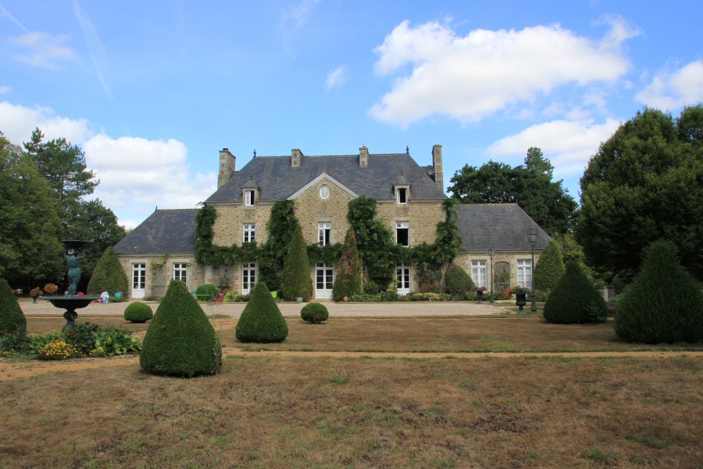 Manoir De Lorgeril à Jugon-les-Lacs, Location Trois Gîtes