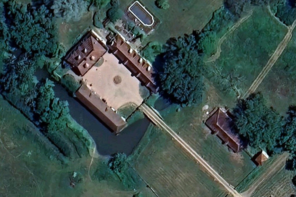 chateau de Demoux à Trévol, inscrit MH le 24 novembre 2003