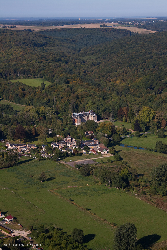 Entrez et tapons la causette... - Page 7 Chateau-de-radepont-eure_h